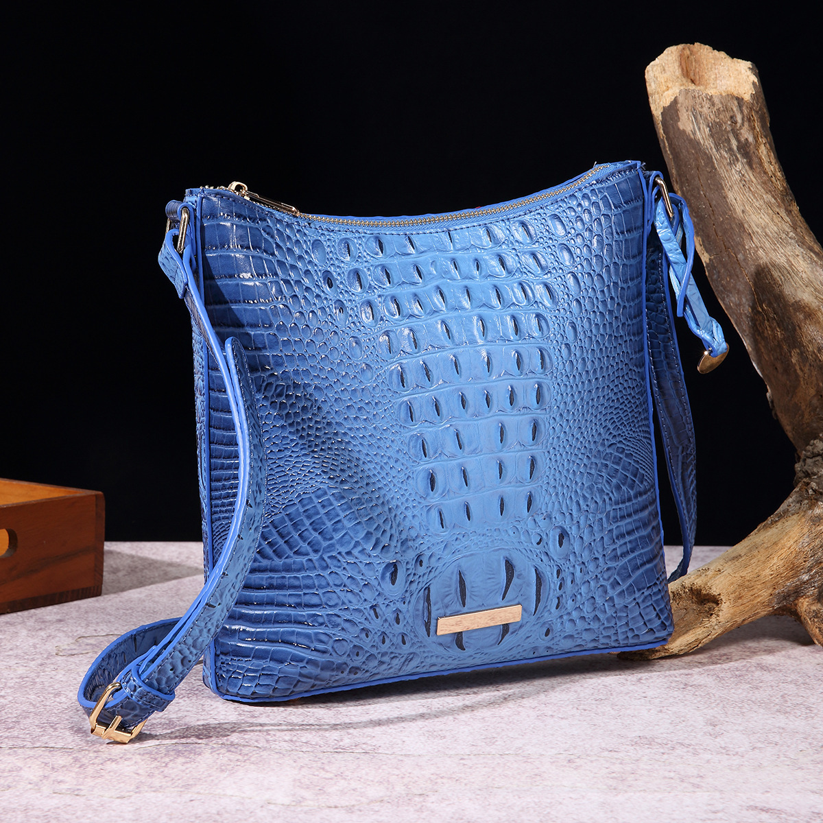 European and American Middle East Supply Cross-border Amazon Independent Station Handheld Crossbody Retro Women's Bag Multi-color Crocodile Patte