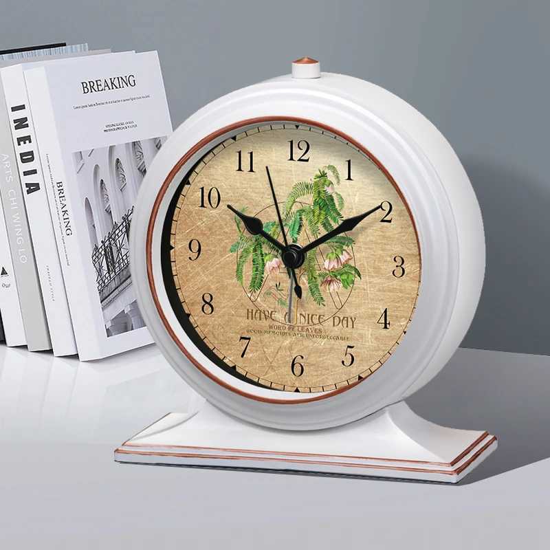 Classic Retro Table Clock Metal Frame Silent Movement Bedside Alarm Clock Light Luxury Pastoral Style Home Desktop Ornament D260318