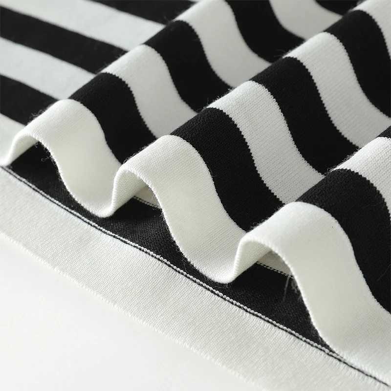 Summer New Short-sleeved Women O-Neck Slim 100 Cotton Striped Pullover Vest T-shirt Knitted Base Casual Comfortable SweaterT260317
