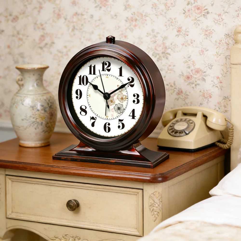 Vintage Metal Desk Clock Classic Elegant Floral Design Quartz Movement Stylish Desktop Clock For Bedroom Living Room Office D260318