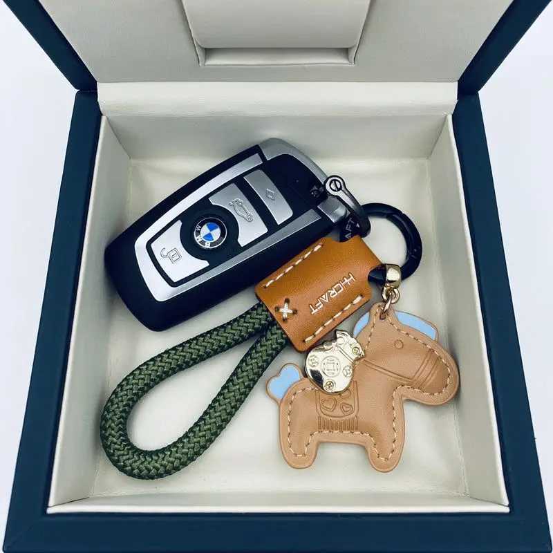 Handmade Leather Car Key Chain Pendant Exquisite and Simple Personalized Key Chain Rope for Men and Women H260318 - view 5