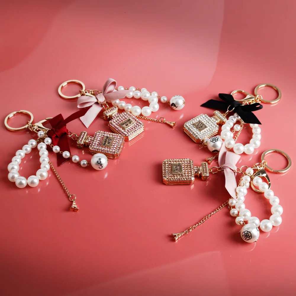 4PCS Fashion Perfume Shape Keychain Ribbon Bow Knot Key Rings Decoration Gifts Imitation Pearls Tassel Key Buckles Friends Gifts H260318 - view 6