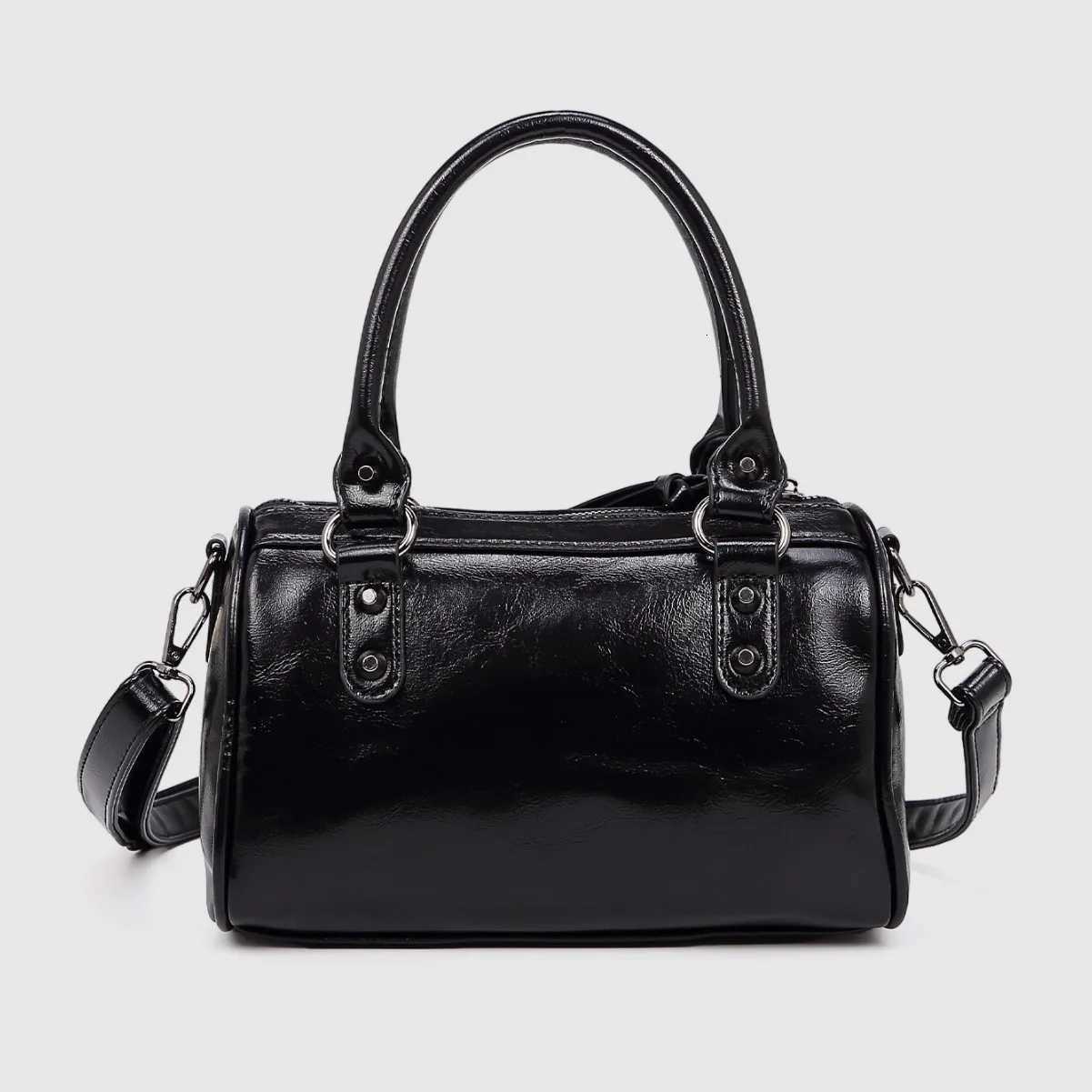 European and American Fashion Rivets Large Capacity Pillow Bag Bowling Motorcycle Handbag Single Shoulder Crossbody Womens BagZ260317