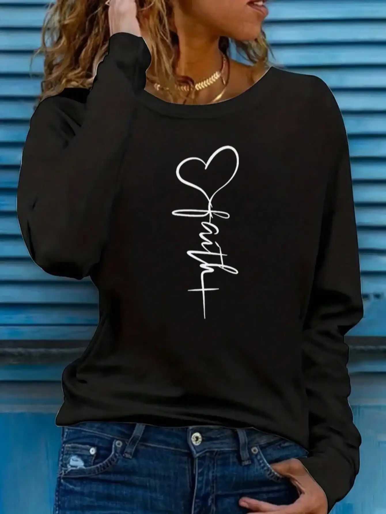 Womens long sleeved loose round neck top elegant solid color polyester knitted T-shirt autumn and winter fashion heart patternT260317