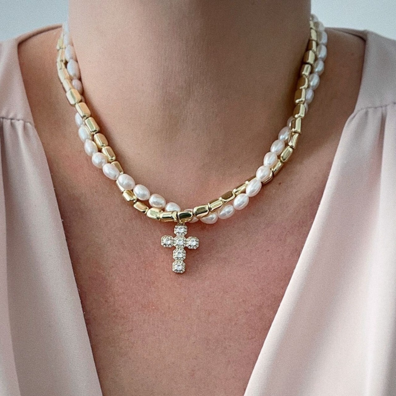 Baroque Imitation Pearl Necklace for Women, Niche Light Luxury High-End Sense, Inlaid Diamond Cross Pendant Clavicle Chain
