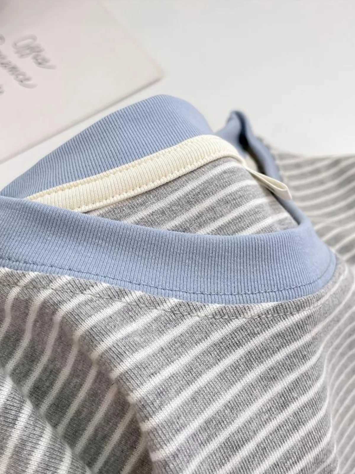 2025 New Womens Loose Fit Stripe ort Sve T-irt Casual Versatile Chic Korean Sle Commute Faion Summer TopT260317