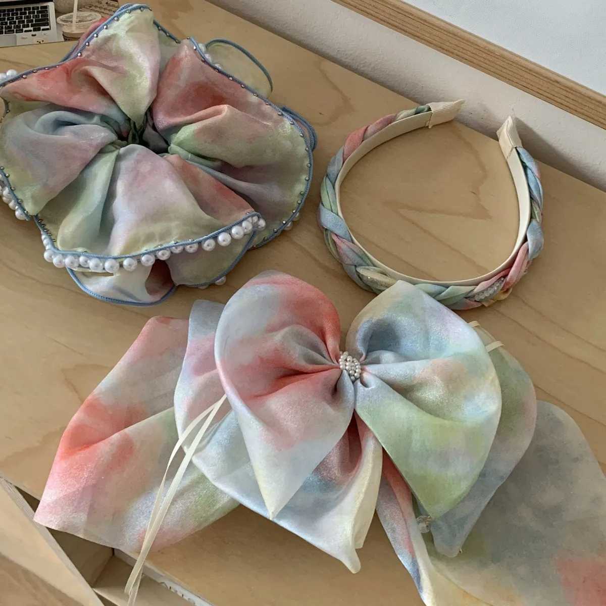 Girls Scrunchies Korean Version Rainbow Pearl Large Hair Band Sweet Style Hair Tie Pleated Twisted Hair Band Bow Cute Hair Clip H260319