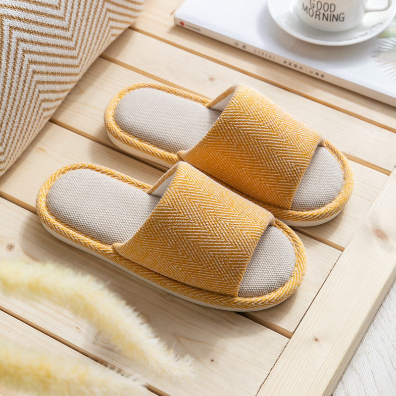 C143 Plus Size Ladies' Indoor Quiet Walking Slippers Made of Gentle Fleece Fabric