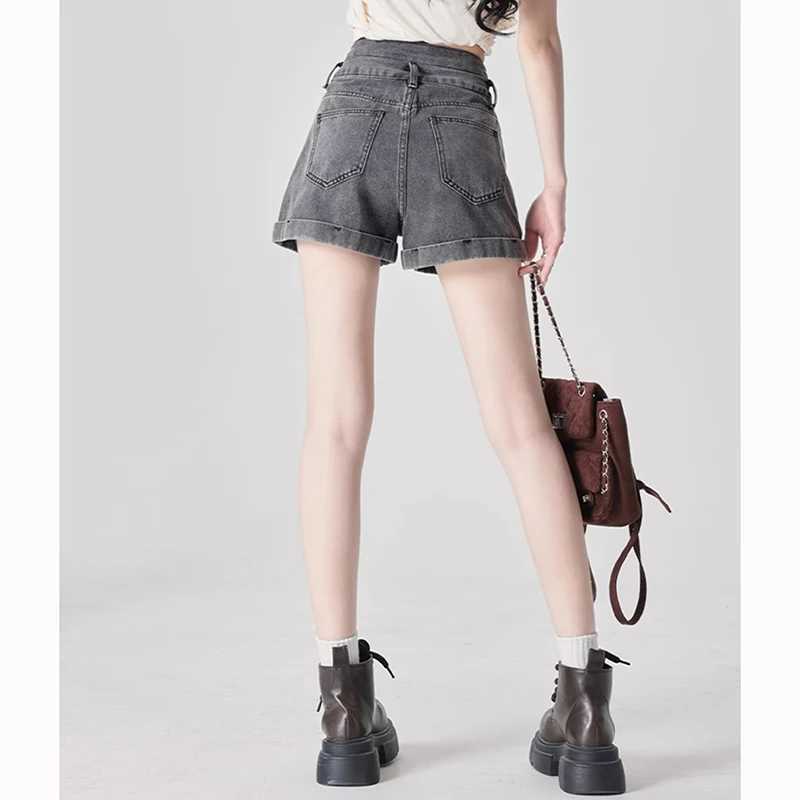 Summer Female Designer Casual High Waist Jeans Lady Thin A-Line Denim Shorts Girls Casual Fashion Baggy Short Pants M260319