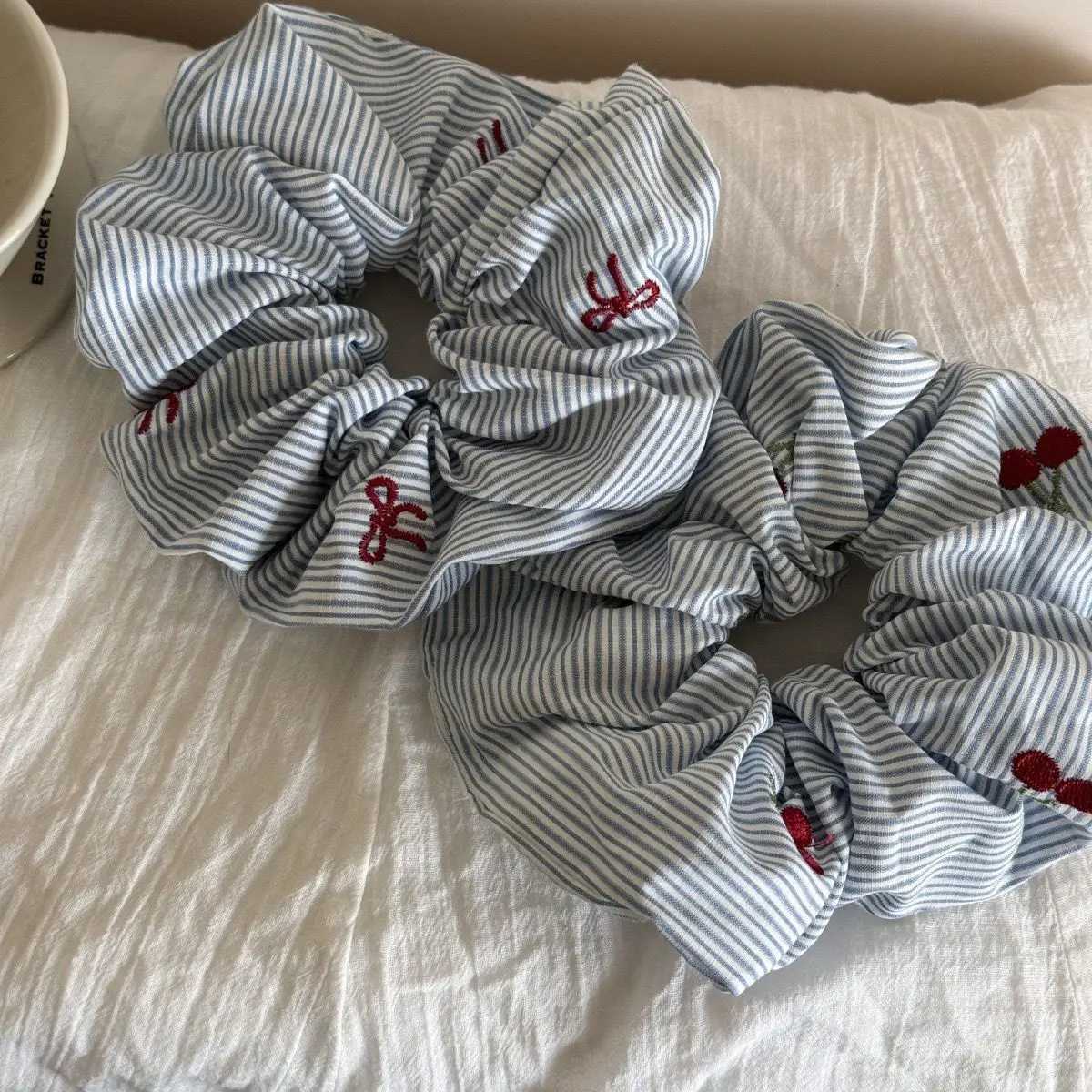 YHJ 2pcs Korean Delicate Style Blue Striped Red Bow Cherry Scrunchie Hair Tie Ponytail Hair Rope Fashionable Hair Accessories H260319