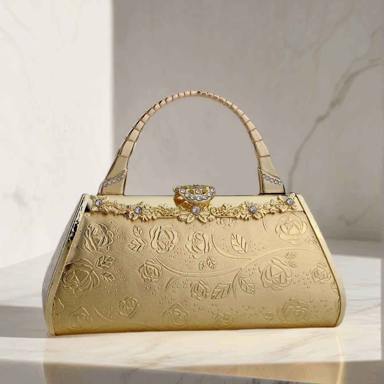 Golden Color Bucket Design Handle Evening Bags Metal Pearl Diamonds Glitter Clutch Bags For Party Wedding Girl Dress Purse W260319 - view 3