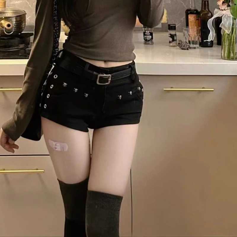 Summer Female Solid Low Waist Mini Shorts Girls Classic Fashion Thin Pants Hot Sale Lady Chic Korean Denim Shorts M260319