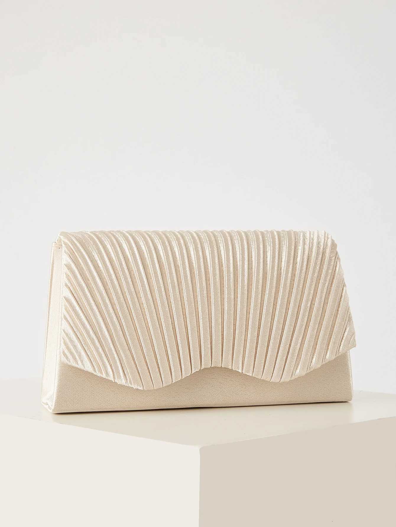 Fashionable and luxurious clutch bag suitable for girls women office staff etc to match with skirts dresses and cheongsams W260319 - view 5