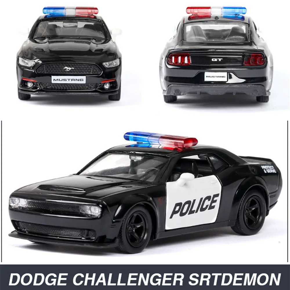 1/36 Alloy Diecast Car Models Toys Dodge Challe 2 Doors Opened With Pull Back Function Metal Sports Cars Model For Children Toys Y260319