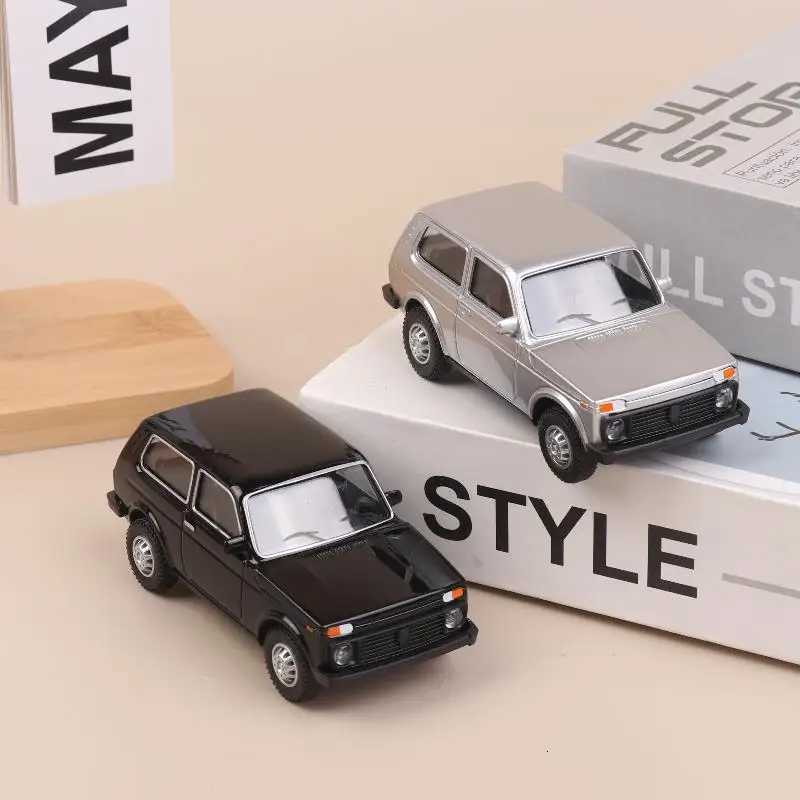 Old-Fashioned 1/43 Scale Diecast Toy Car Alloy Model Perfect Desk Decoration and Collectors Item Y260319