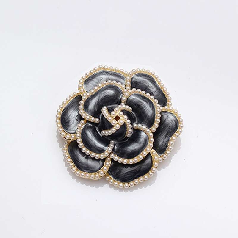 Brooch High End Brooch White Pearl Drip Oil Camellia Black Rose Retro Suit Large Sweater Brooch Accessory Designer Jewelry Bijoux Exquisite Fashion - view 3