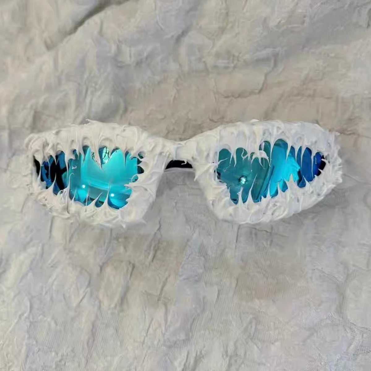Hu bane Personality Punk Sunglasses men Y2K Hip-hop Retro Small Frame Performance Party Sun Glasses For Women Goggles Eyewear H260319 - view 3