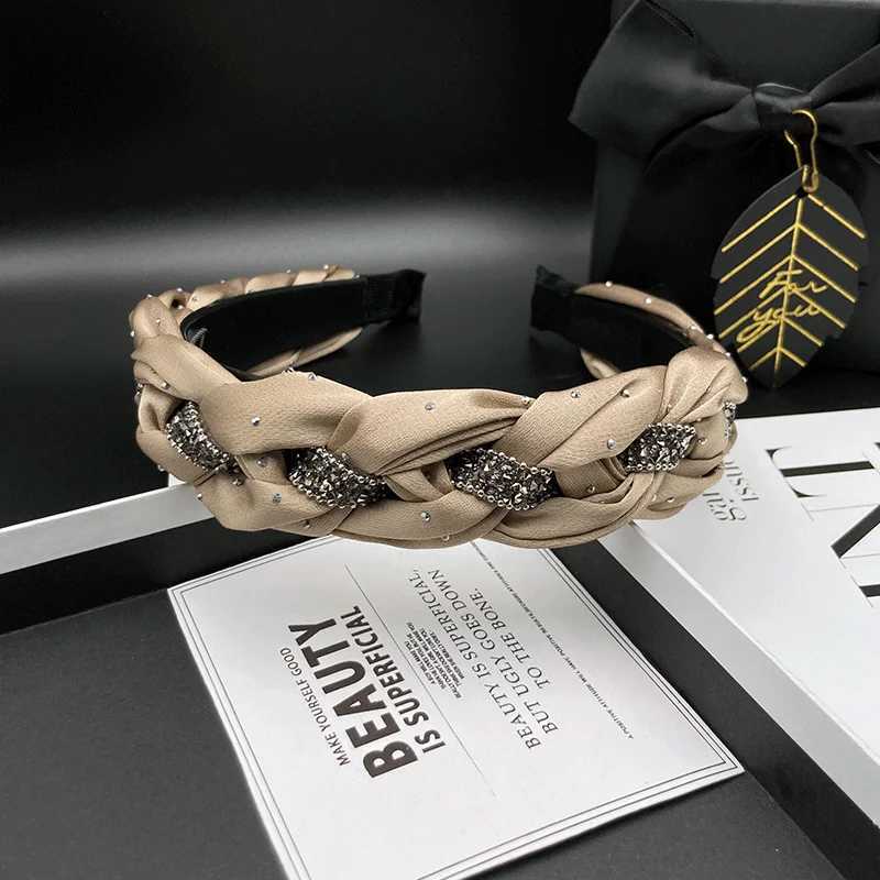 Fashionable Korean internet celebrity new style headband for women small fragrant style woven satin wide edge hair clip black H260319