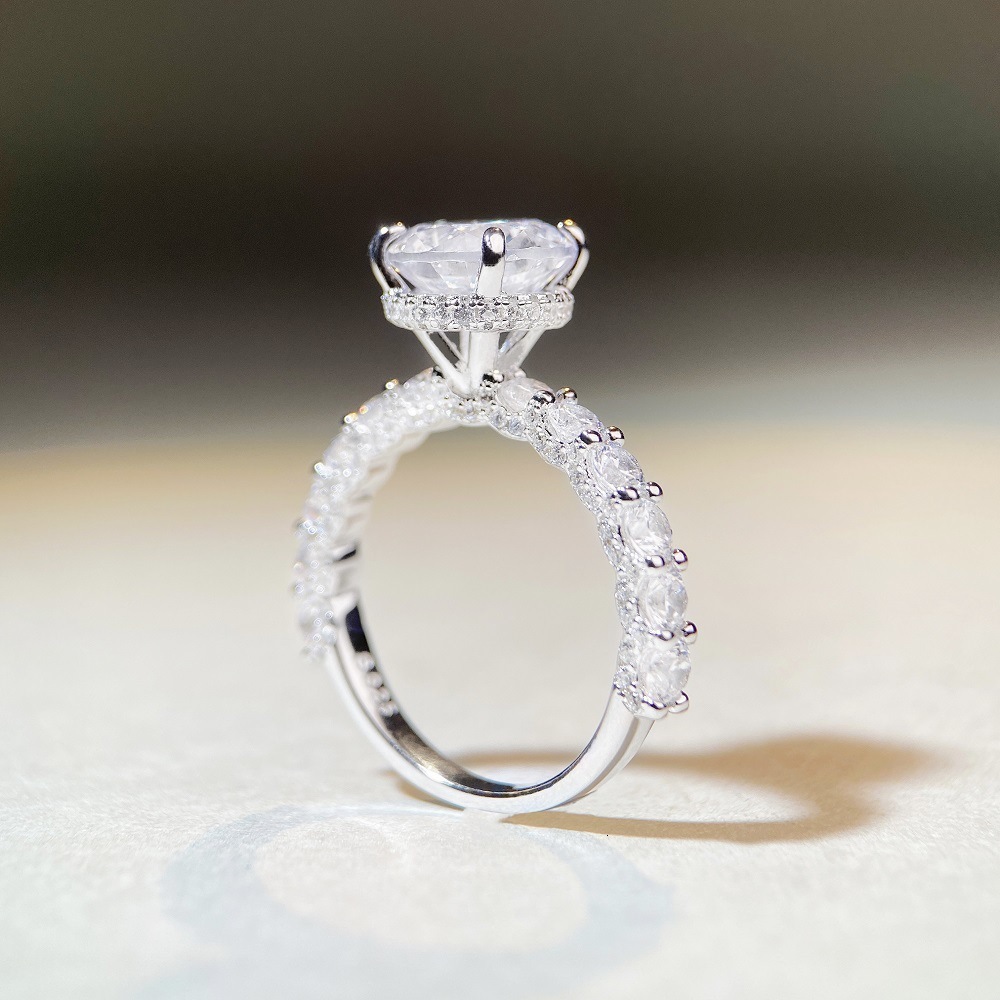 Moissanite ring for women, four-prong simulated diamond ring, wedding moissanite, finely crafted, direct from the factory