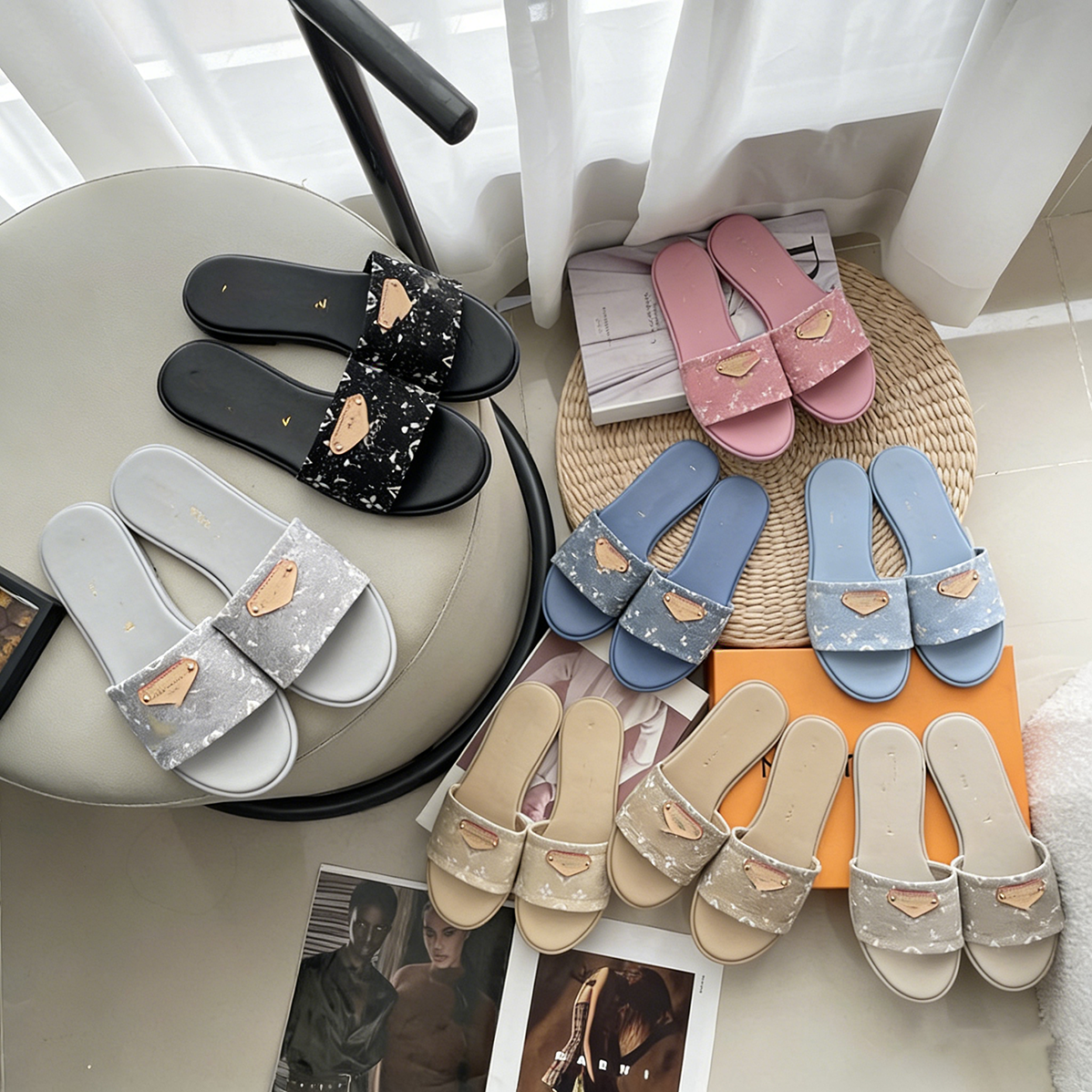 Women's Casual Comfortable Breathable Lightweigh Genuine Leather Slip-On Flat Bottom Sandalst Home Beach Slippers