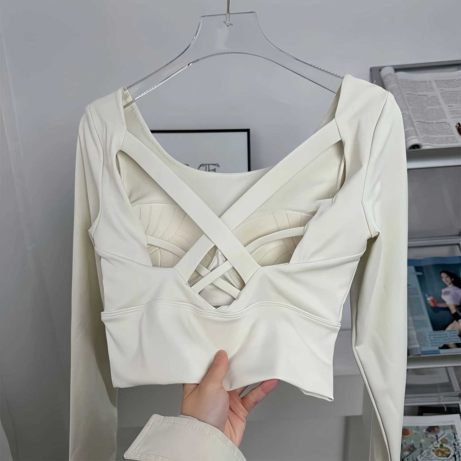 Womens Yoga Wear Long-Sleeve Fixed Bra Pad Fitness Pilates Running Sports Top Training Apparel Z20260319