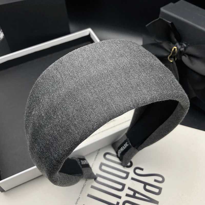Hairband headband for women fashionable and stylish suitable for going out with hair accessories and wide edges for headband H260319