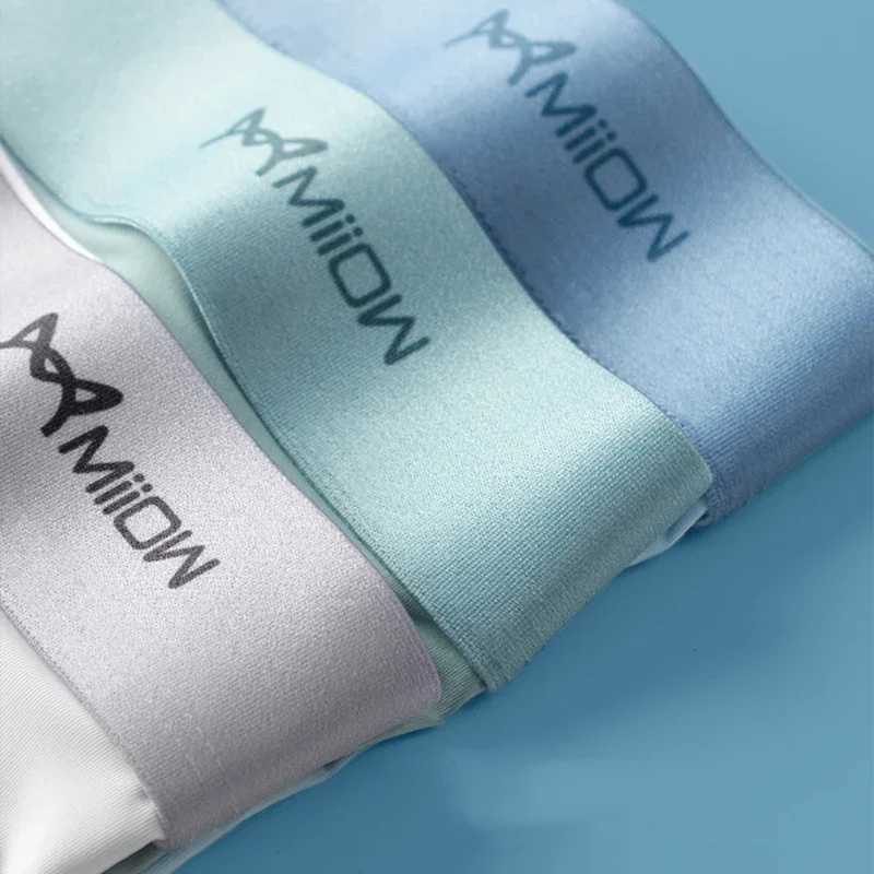 MiiOW 3Pcs Ice Silk Men Underwear Boxers 3A Breathable Crotch Man Underpants Graphene Antibacterial Mens Panties Boxer Trunks D260319
