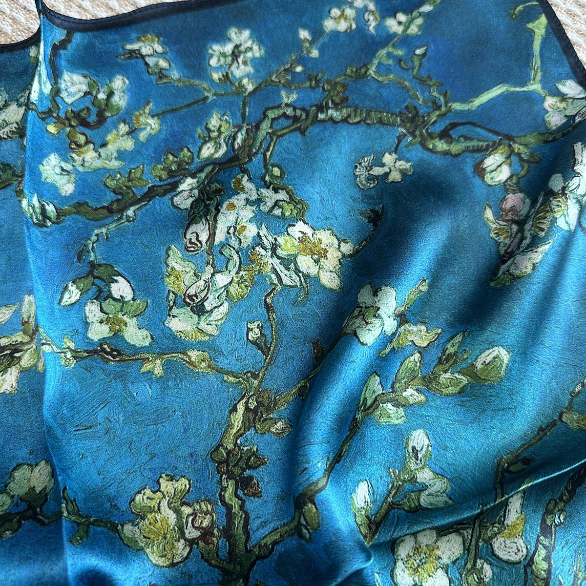 Green Chinese-style oil painting silk scarf for women, stylish and elegant neck support headband, small scarf, thin style mulberry silk scarf