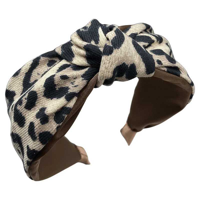 Leopard print style hair clip womens high skull top fashionable wide edge wash face headband temperament for going out H260319