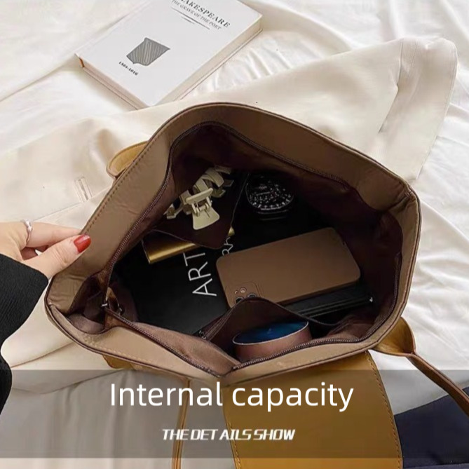 2026 Luxury Simple Large Capacity Nylon Cloth Bag New Solid Color Zipper Commuter Shoulder Crossbody Bag Portable Shopping Handbag Casual Student Bag 