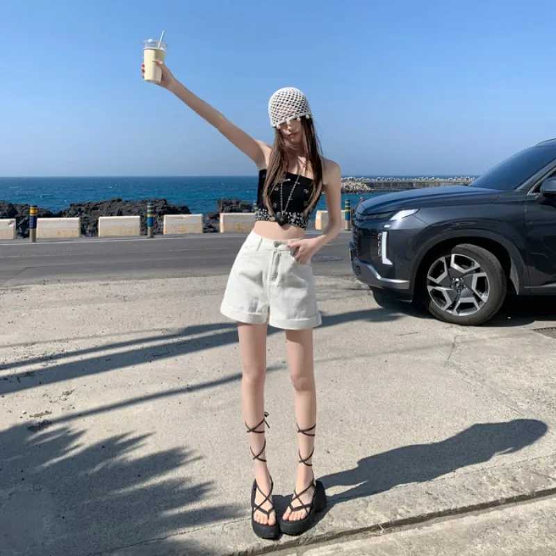 Vintage Cuffed A-Line Shorts Womens Casual Wide Leg Hot Pants Versatile Ladies Short Pants Stylish Retro Look M260319