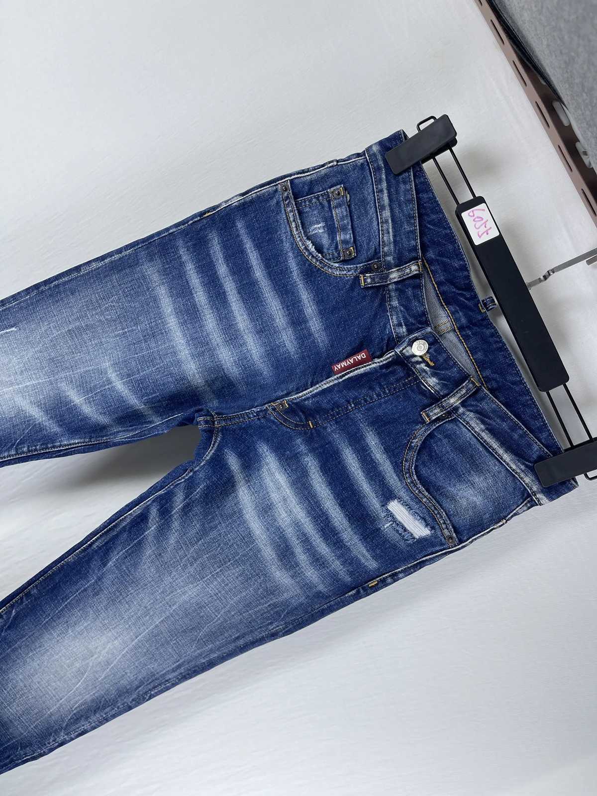 6055 Four Seasons New D2 Jeans Mens Washed Ripped Patch Old Slim Fit Small Straight Blue M260319