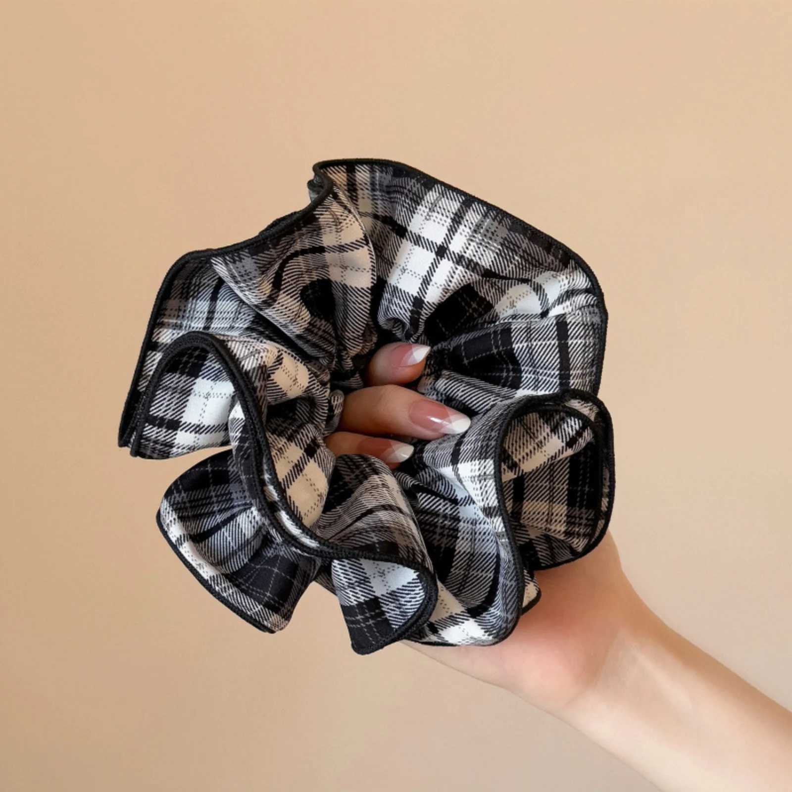 1PC Black and White Plaid Ruffled Scrunchie Fashionable Hair Accessory for Women Cute Hair Tie for Daily Wear H260319