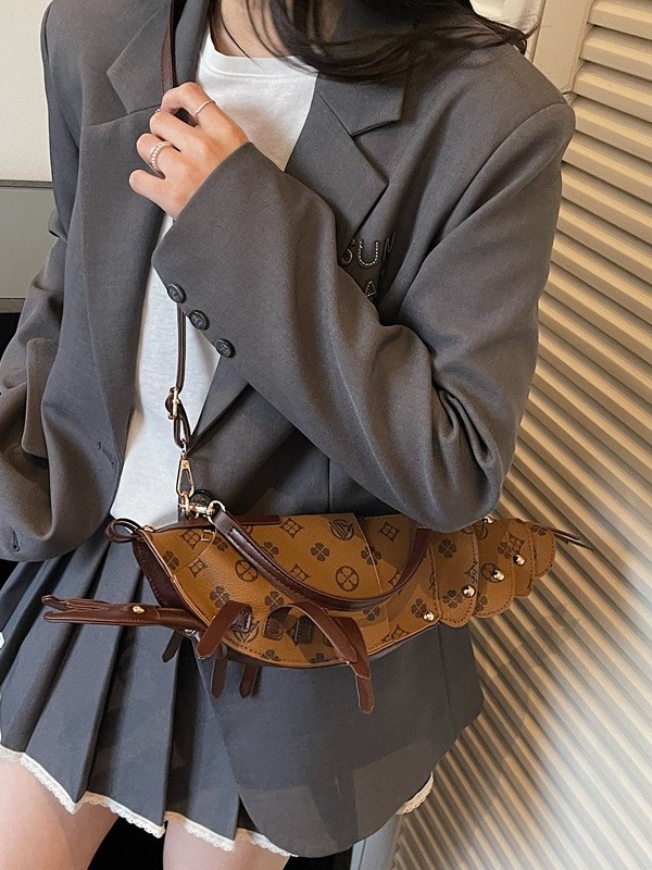 Crayfish bag chain cute small bag letter design crossbody bag European and American personalized women's bag trendy girl