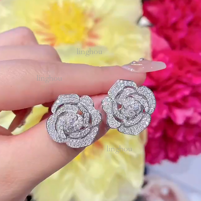 2026 Fashion Hollow Rose Designer Necklace Bracelet Earring Set Luxury Brand Women's Jewelry Trendy High End All Diamond Necklace Classic Clothin