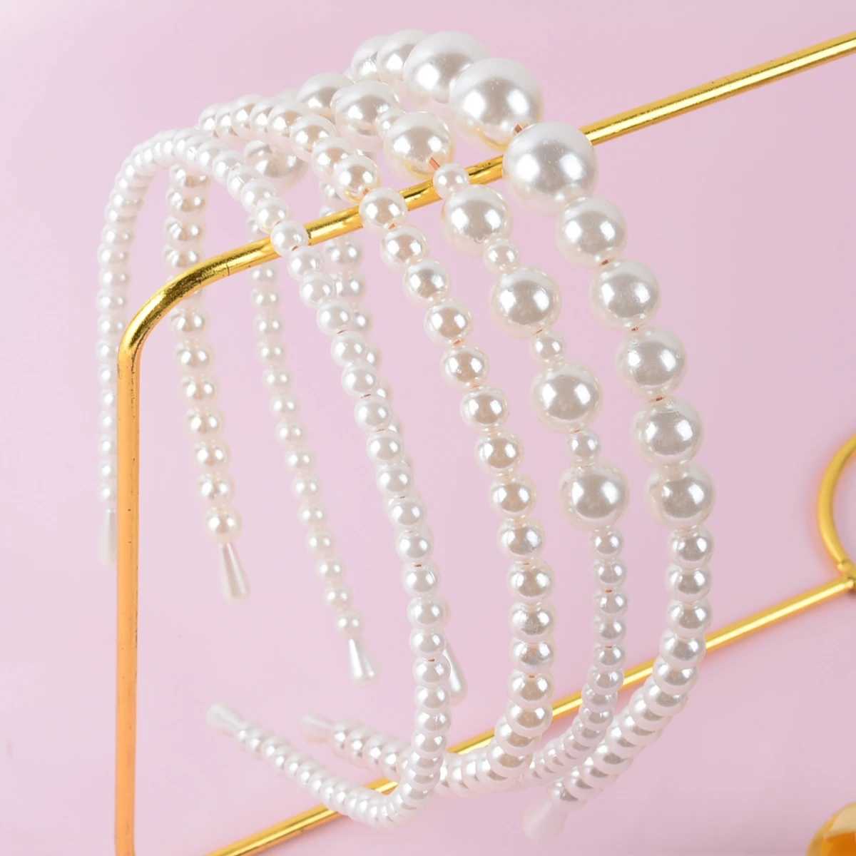 4-Piece Set of Fashionable and Simple Fairy-Like Pearl Headbands Versatile Hair Accessories for Women Suitable for Daily Casual Wear and Dress Outfits