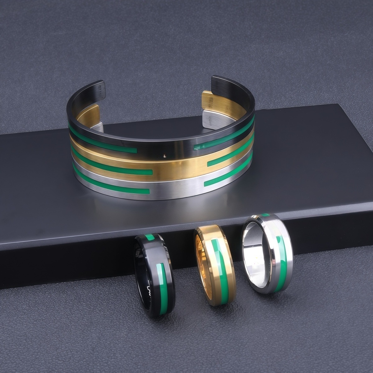 Crocodile Stainless Steel Open Cuff Bangle for Women Minimalist Fashion Couple Bracelet Jewelry with Gift Box Free Shipping