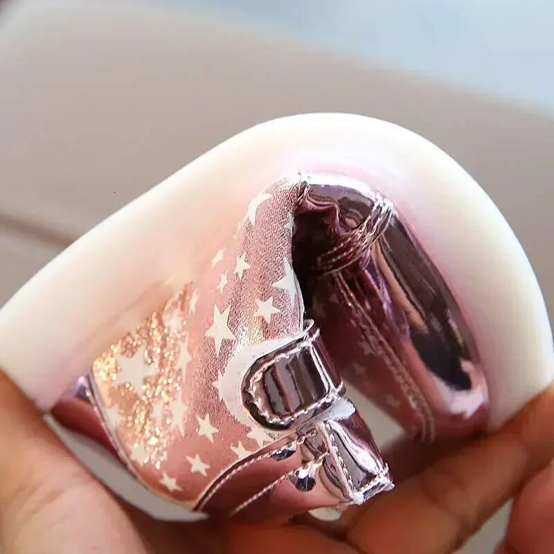 Designer Disney Disney Mickey Mouse Cartoon LED Casual Shoes Minnie Girl Toddler Shoes Children's Sports Shoes Flashing Shoes Sneakers Luxury