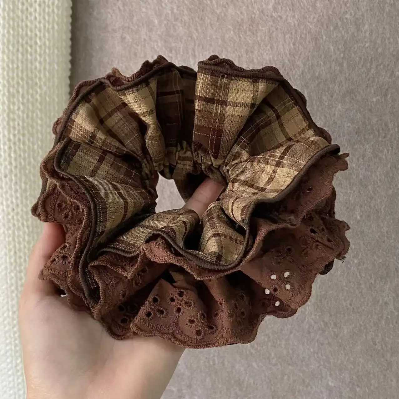 1PCPlaid Lace Scrunchie Vintage Brown Ruffled Double-layer Fabric Hair Tie Elegant Hair Accessory For Women Girl Daily Party Use H260319