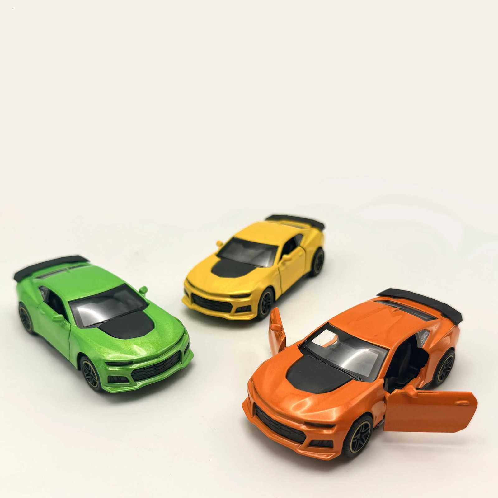 Die-Cast Alloy Racing Car Model Ideal Gift for Auto Enthusiasts Home Decor Accent Boys Room Decor Racing Style Model Y260319