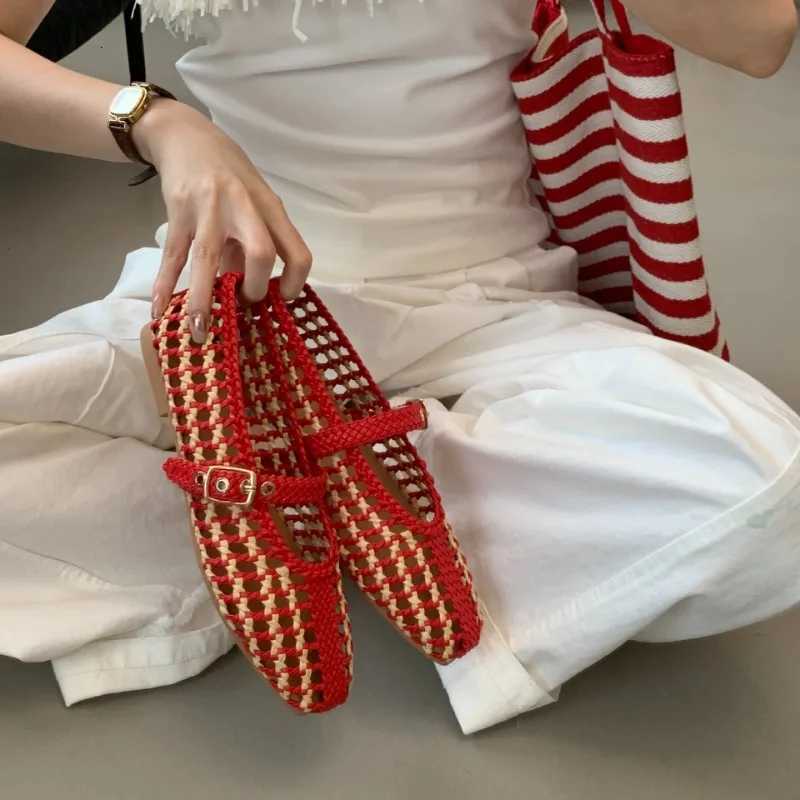 Retro Womens Mary Jane Shoes Exquisite Hollow Out Casual Shoes for Woman Summer New Flat Shoe Shoes Zapatos De Mujer Z260318