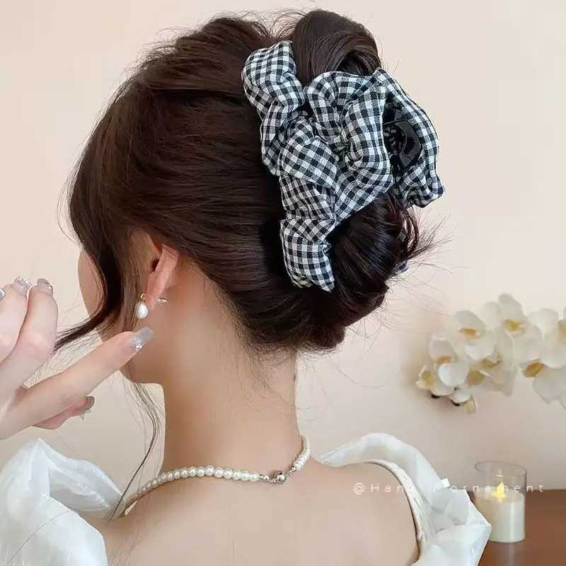1pc Korean-style minimalist black and white checkered bubble hair clip accessory new artistic and high-end shark clip hairpin H260319