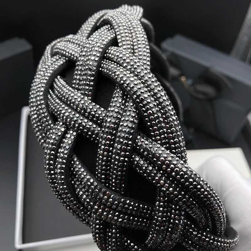 Fashionable heavy-duty diamond-encrusted hairpin and headband with high crown perfect for shopping and styling hair H260319