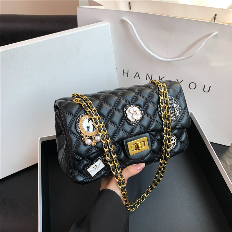 2026 Imitation Sheepskin Women's Handbag Luxury Fashion Large Capacity With Compartments Personalized Diamond Grid Badge Single Shoulder Crossbod
