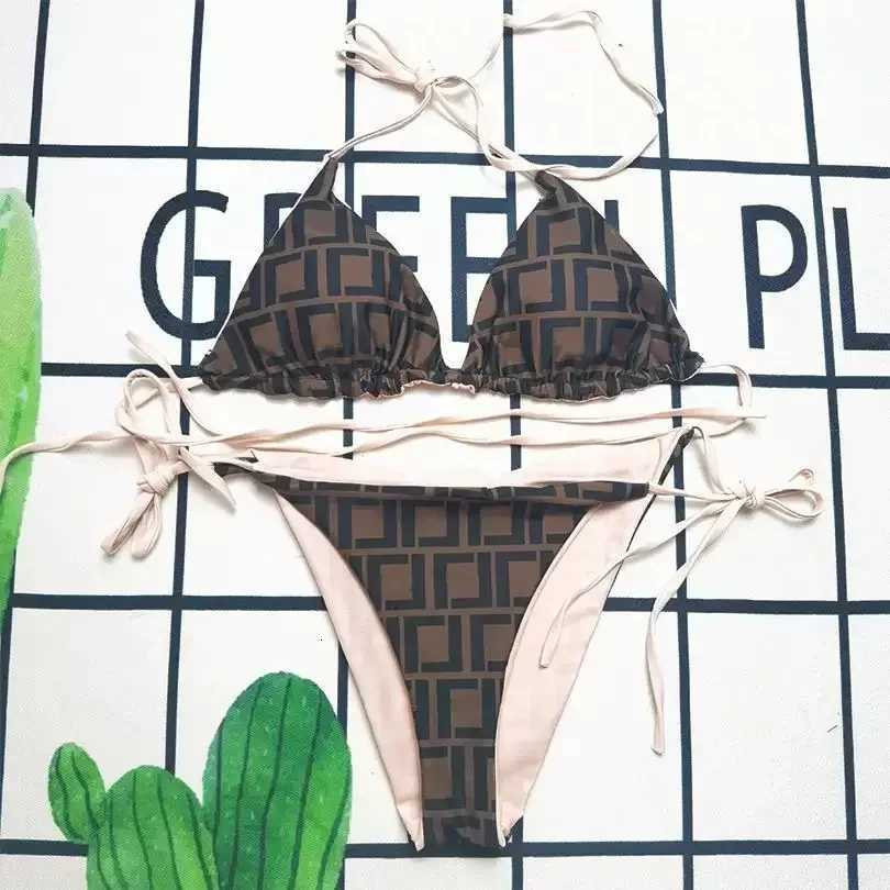 2025 Summer New Womens Outdoor Beach Swimsuit Sexy Hanging Neck Strap Split BikiniT260318