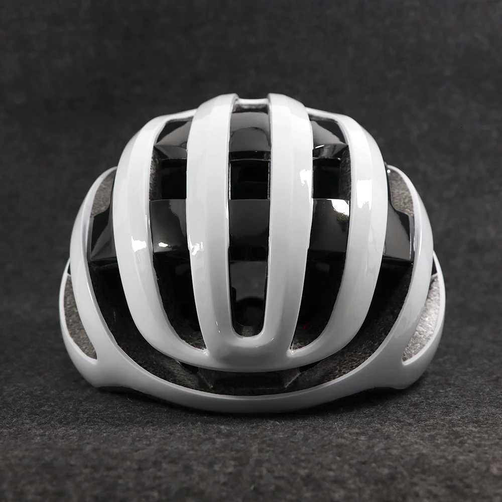 Ultralight Bike Helmet Road Mountain Bike Helmet General Purpose Mens Womens Bicycle Breathable NetRed Riding Safety Helmet H260319