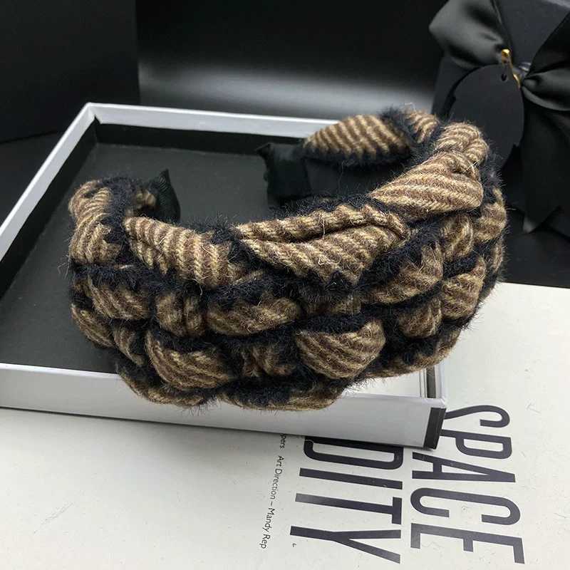 Striped headband for women with high cranial hair style and wide edge braided compression headband H260319