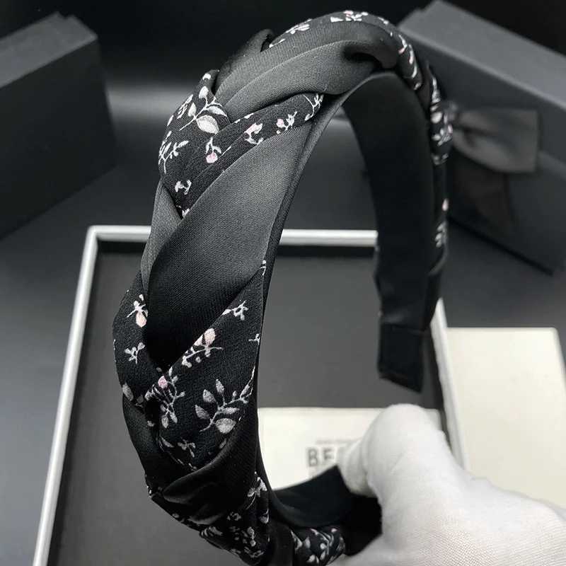 New handmade retro style woven headband for women fashionable and simple pressed hair and face wash niche accessory H260319