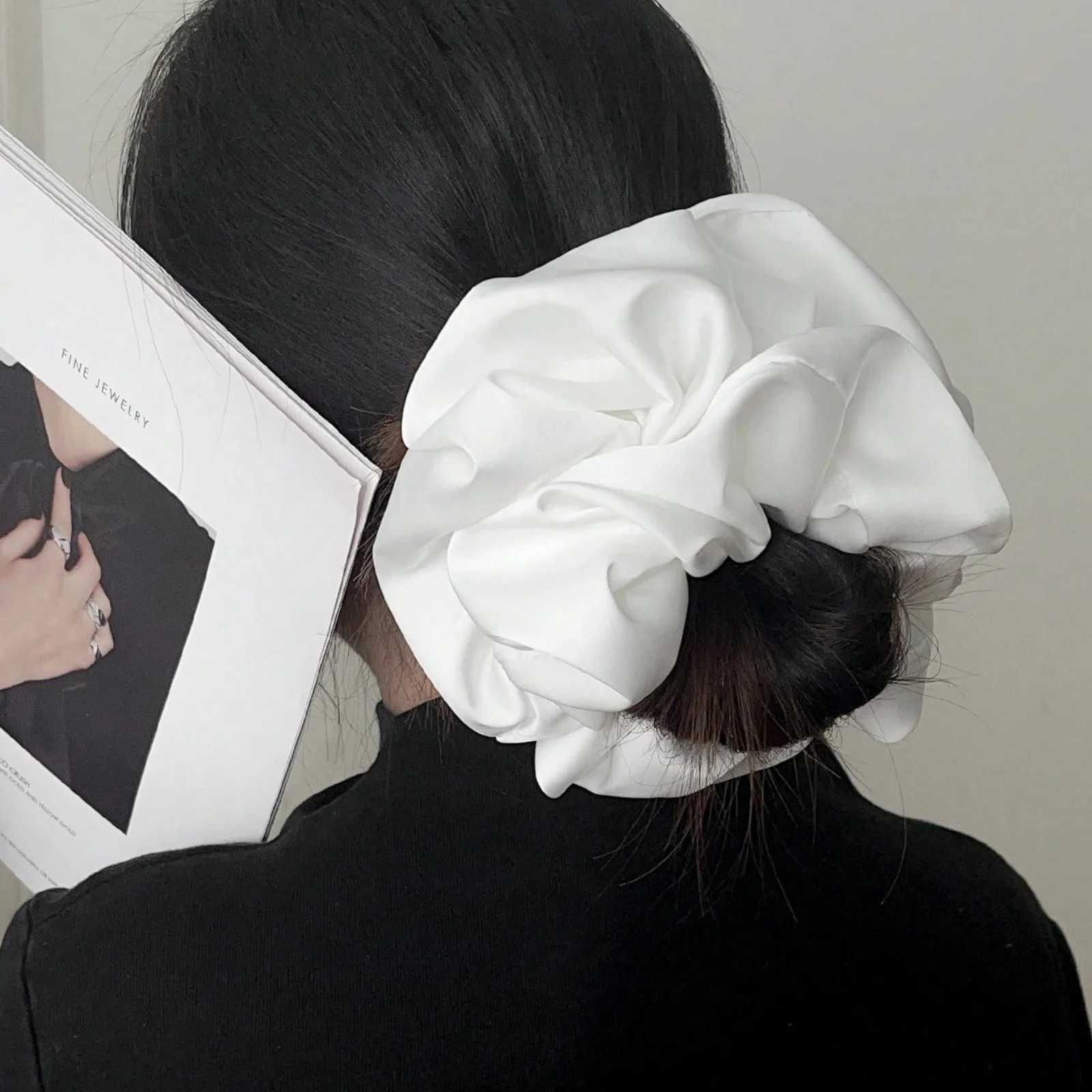 1pc White Faux Silk Super Large Fluffy High Elasticity Soft Smooth Texture Fashionable Casual Comfortable Wear All-Match Womens H260319