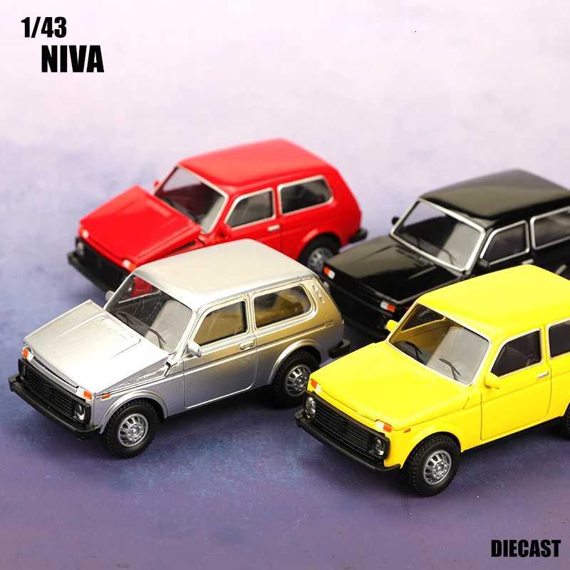 1/43 boxed Russian retro car model die-cast metal exquisite and compact pocket car beautiful collectible home decoration Y260319